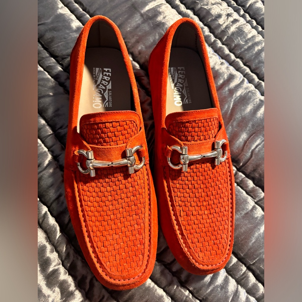 Salvatore Ferragamo LIKE NEW